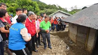 台风“海葵”带来豪雨，台湾花莲灾情严重，泥石流冲埋半层楼高