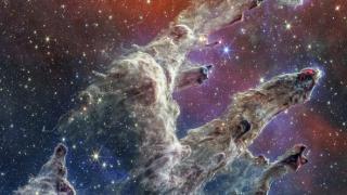NASA公布宇宙“创生之柱”新影像：哈勃、韦布合力拍摄 距离地球6500光年