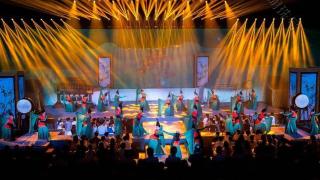 武汉一群非专业女大学生，以高难度舞蹈《橘颂》登上国家级舞台
