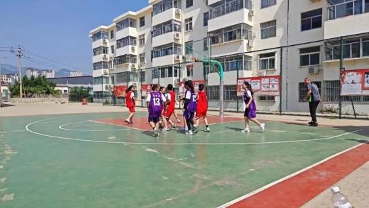 淄博市博山区四十亩地小学男女篮球队勇创佳绩