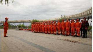 新疆阿克苏森林消防大队联合阿克苏地区消防救援支队开展水域救援实战拉动演练
