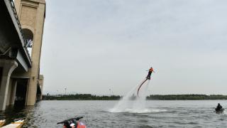 汾河龙舟公开赛开赛在即 30名群众体验“水上飞人” 惊险刺激
