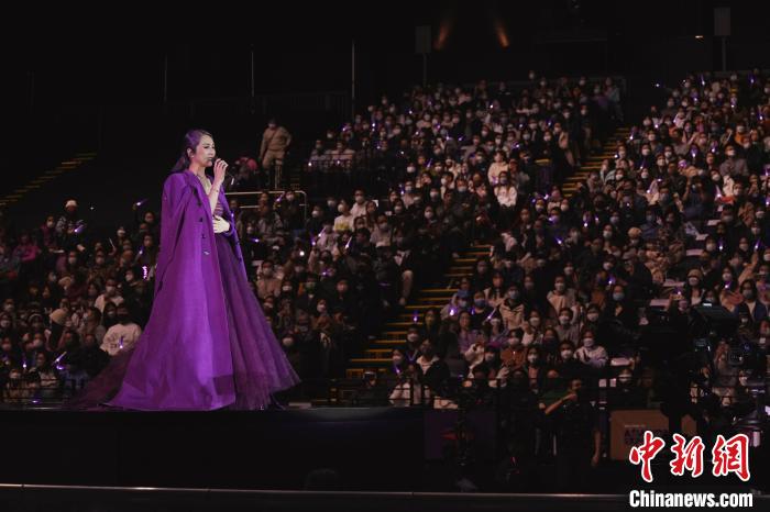 杨千嬅音乐会香港落幕   与歌迷分享27年音乐故事