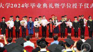 重庆邮电大学毕业典礼 校长寄语“毕业证只是一张入场券”