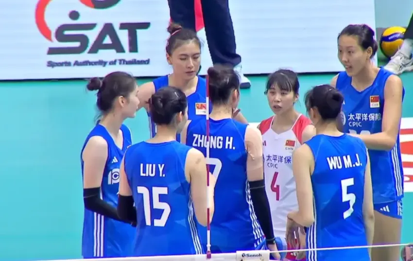 中国女排连救2个赛点，3-2反杀日本，仲慧关键时刻连续建功