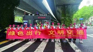 南京交警暑期花式宣传交通安全