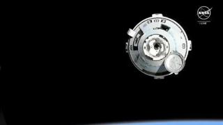 美国宇航员滞留太空超一个月短期还回不来：波音刚完成星际客机发动机测试
