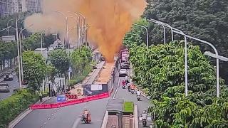 南宁一道路上发生爆炸？当地回应：污水管道加压测试时破裂