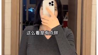 江苏女子拍照觉得自己胖，老公当背景板后秒变小鸟依人：显瘦神器