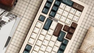珂芝k98机械键盘京东现货开售，采用“定制卫星轴”