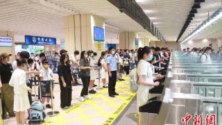 青茂口岸开通两周年 验放出入境旅客量位居全国前列