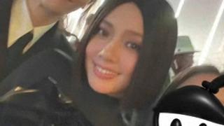 向佐郭碧婷与路人合影曝光 夫妻俩街头拍写真超酷