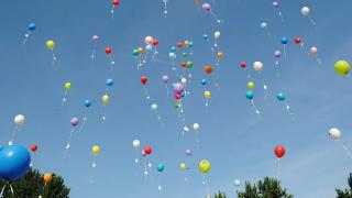 日本“气球葬礼”火了：是新潮，还是无奈？