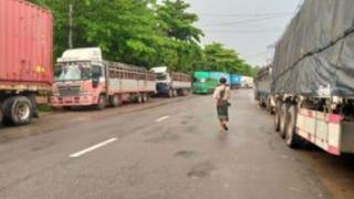 缅甸玛苏桥临时绕行土质路已经准许货车通行