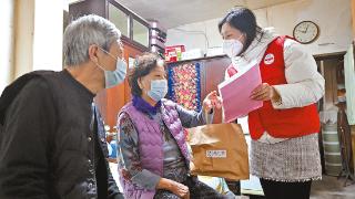 天津向困难人员 发放“健康防疫包”