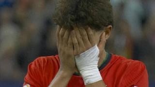 葡萄牙出局后，失点罪人惹争议！与阿根廷好友，现场见证梅西夺冠
