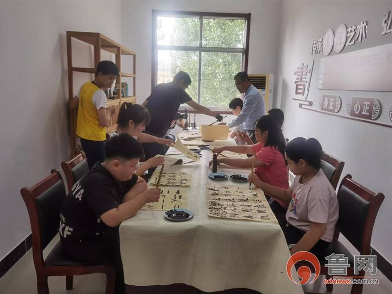 枣庄市市中区西王庄镇举办暑期公益书法培训班