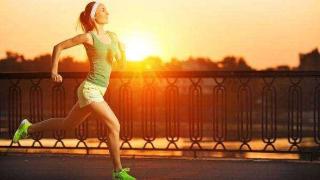 夜跑和晨跑哪个更减肥？终于有专业人士给出建议，这次不会再错了