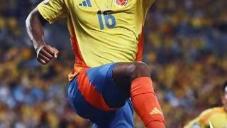 美洲杯-J罗助攻破纪录穆尼奥斯染红 十人哥伦比亚半场1-0乌拉圭