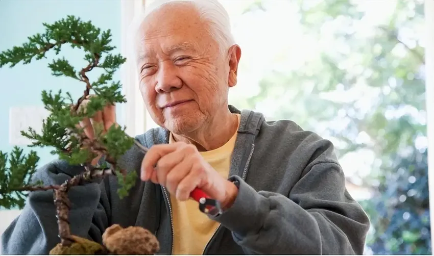 活不到70岁的人，大多数都是在56岁左右，常做这4件事