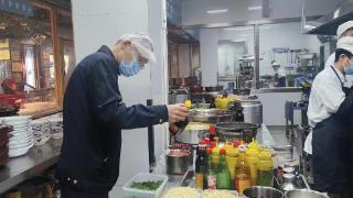 守护“年夜饭”安全 贵阳市市场监督管理局组织开展春节食品安全检查