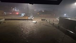 南非东开普省洪灾已致8人死亡