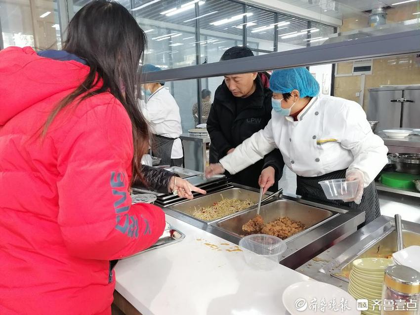 成武首家社区便民食堂开始营业，馒头米饭随便吃