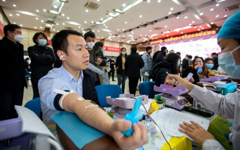 捐热血献爱心 中国一冶科工开展职工献血活动