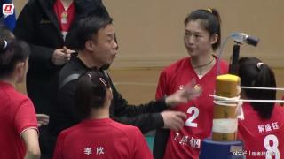 3：0！天津女排变阵，季后赛全胜，李盈莹太辛苦，刘美君兑现天赋