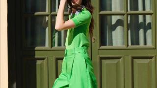 时尚又减龄的绿色颜色，穿上一抹清新的绿色可以改变心情