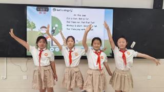 济南高新区黄金谷学校举办班级英文合唱比赛