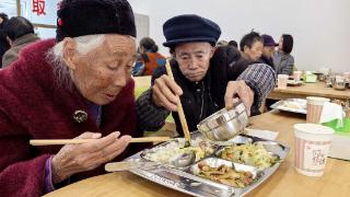 玉屏康华社区：小区有了老年助餐点