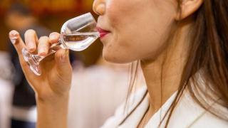 饮用白酒，有利于健康，还是伤害身体？