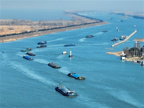 扬州：京杭大运河 冬季运输忙