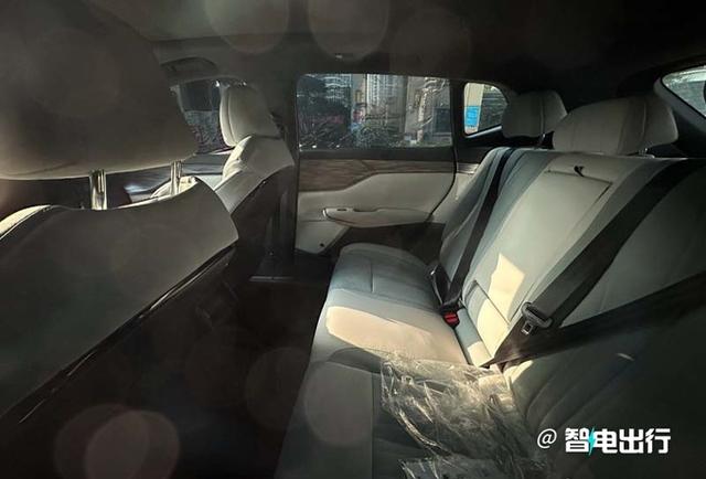 岚图新中型SUV三天后发布！搭华为智驾，比乐道L60更便宜？