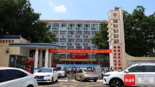 海南省农业学校开学迎新火热 新生点赞校园环境