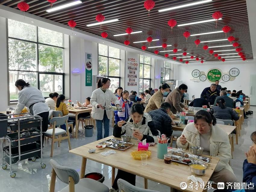 成武首家社区便民食堂开始营业，馒头米饭随便吃