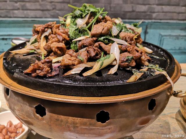 北京炙子烤肉之旅：刘记烤肉，美味到让人排队也值得！