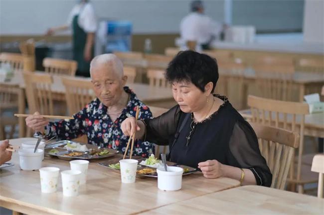 聚焦民生实事 | 东坡区：加快推进助老餐厅建设 让老人享幸福“食”光