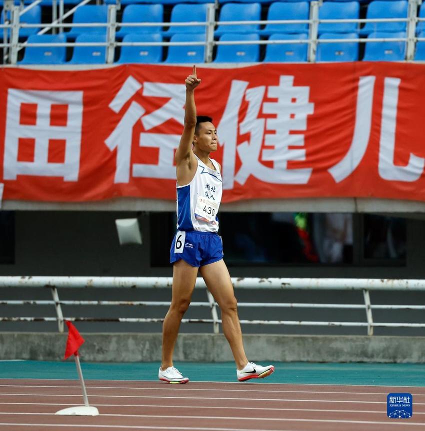 田径——全国冠军赛:男子110米栏决赛朱胜龙获得冠军