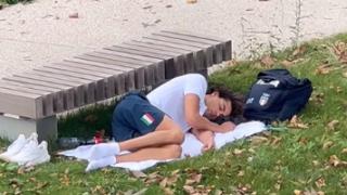 意大利奥运冠军抱怨巴黎奥运村环境差 不睡房间睡公园草地上