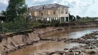 江岸坍塌，缅甸小镇小学被迫撤销，学生被转移