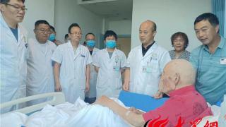 曹县中医院百岁老人髋部骨折术后康复出院