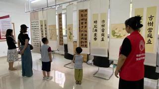 青岛市即墨区环秀街道健民街社区开展“我们的中国梦”文化进万家青少年艺术书画展活动