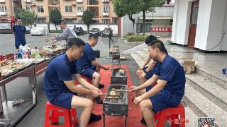 武当山消防救援大队开展与“粽”不同的烧烤晚会