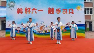 郑州市二七区培育小学举办庆“六一”文艺汇演和“我们有画说”活动