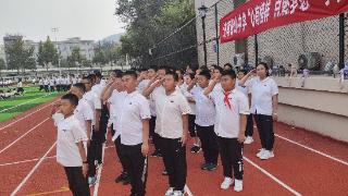 济南燕山中学37级军事拓展训练圆满结束